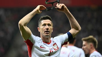 Robert Lewandowski and Piotr Zielinski scored in a second-half turnaround in Warsaw, as Poland beat Albania in the playoff semifinals.