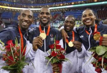 Póque de lujo. Con Kobe Bryant, LeBron y Carmelo Anthony. Wade ganó el oro olímpico con Estados Unidos en los Juegos de Pekín 2008.