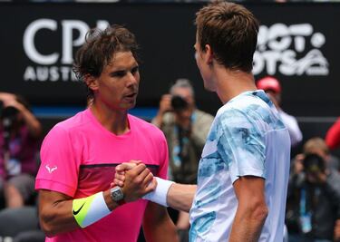 Berdych golpea y elimina a un Rafa Nadal poco reconocible