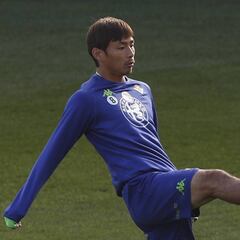 Alavés y Valladolid, a por Inui; llegaría el brasileño Emerson