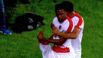 ¿Le habían olvidado? Así marca y celebra un gol Eto'o a los 36 años