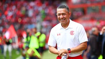 TOLUCA, MEXICO - MARCH 12: Ignacio Ambriz, coach of Toluca looks on during the 11th round match between Toluca and Mazatlan FC as part of the Torneo Clausura 2023 Liga MX at Nemesio Diez Stadium on March 12, 2023 in Toluca, Mexico. (Photo by Hector Vivas/Getty Images)