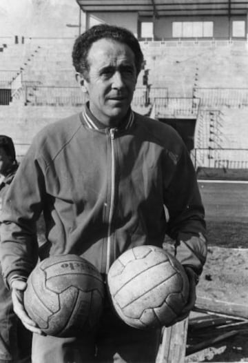 Ya como entrenador, Iriondo dirigió al Athletic en dos temporadas alternas (1968-1969 y 1975-1976), y en dos seguidas tanto a la Real Sociedad, entre 1972 y 1974, como al Betis, entre 1976 y 1978.
