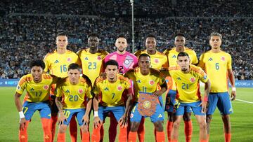 Soccer Football - World Cup - South American Qualifiers - Uruguay v Colombia - Estadio Centenario, Montevideo, Uruguay - November 15, 2024 Colombia players pose for a team group photo before the match REUTERS/Mariana Greif