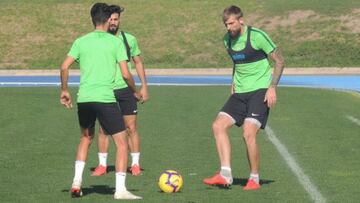 Los jugadores del Almería en el entrenamiento.