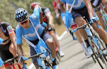 Nairo Quintana durante el avituallamiento.