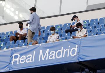 Así está el aspecto del Santiago Bernabéu el día de su reestreno con la vuelta de los seguidores a las gradas.