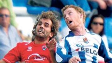 <b>JOYA. </b>Griezmann, unas de las últimas perlas de Zubieta, salta con Barkero el pasado domingo.