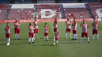 El Almería presenta sus nuevas equipaciones para la próxima campaña en los Juegos del Mediterráneo.