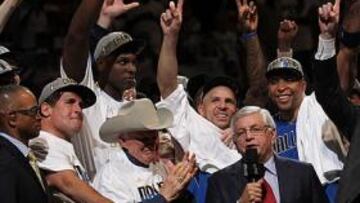 <b>CONFLICTO. </b>Stern, con los Dallas Mavericks, últimos campeones.