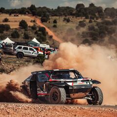 Dacia quiere robarle protagonismo a Sainz