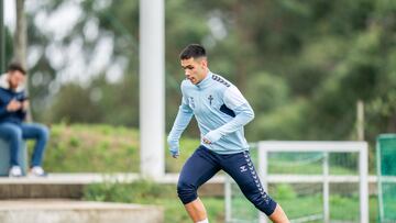 El centrocampista Hugo Sotelo, durante un entrenamiento del Celta.