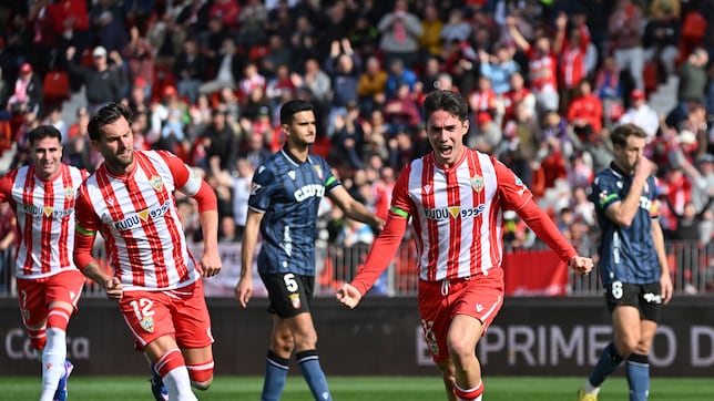 La pegada del Almería bloquea al Ceuta y fortalece el alambre de Rubi