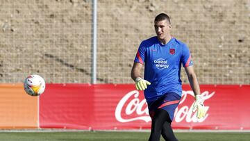 Ivo Grbic se entrena con el equipo durante su primera etapa en el Atlético