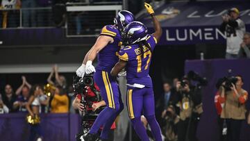 The Minnesota Vikings held off a second half comeback bid by the Pittsburgh Steelers after leading 29-0 in the thrid quarter to improve to 6-7 on the year.