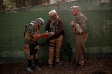 Varios jugadores durante un partido de airsoft en Coin, cerca de Málaga.