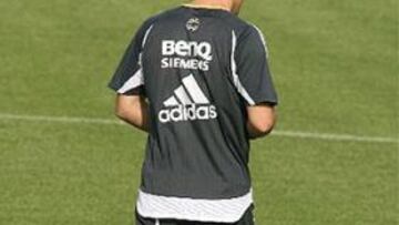 <b>EXPULSADO DEL ENTRENAMIENTO.</b> Tanto Gravesen como Robinho fueron expulsados por Capello.