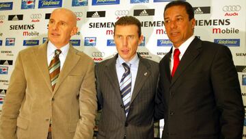 Arrigo Sacchi, Emilio Butrague&ntilde;o y Vanderlei Luxemburgo durante la presentaci&oacute;n del t&eacute;cnico brasile&ntilde;o como nuevo entrenador del Real Madrid.