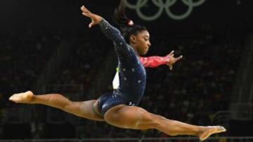 La cómica Leslie Jones (de SNL) escribe sobre la pequeña gigante de la gimnasia y los Juegos Olímpicos: "Es la mejor gimnasta. No la mejor gimnasta negra, la mejor gimnasta, a secas. Es realmente inspirador".