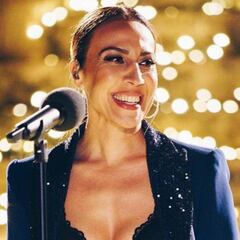 Mónica Naranjo, muy criticada en redes por su peculiar y novedosa mascarilla