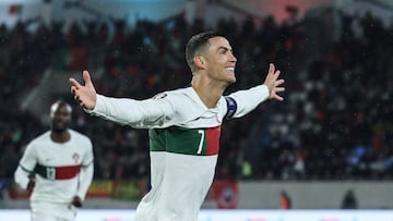 Luxembourg (Luxembourg), 26/03/2023.- Portugal`s Cristiano Ronaldo celebrates after scoring the 0-1 goal during the UEFA EURO 2024 Group J qualifying soccer match between Luxembourg and Portugal, in Luxembourg, 26 March 2023. (Luxemburgo, Luxemburgo) EFE/EPA/MIGUEL A. LOPES
