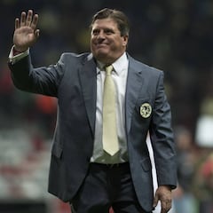 Miguel Herrera, un dolor de cabeza para Cruz Azul