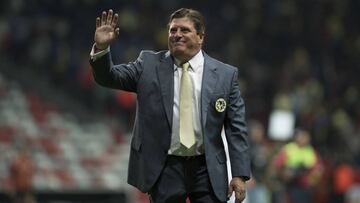 Miguel Herrera, un dolor de cabeza para Cruz Azul