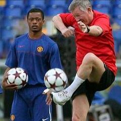 Evra se mofa de Ferguson