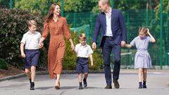 FILE PHOTO: Britain's Prince George, Princess Charlotte and Prince Louis, accompanied by their parents Prince William and Catherine, Duchess of Cambridge, arrive for a settling-in afternoon at Lambrook School, an annual event held to welcome new starters and their families the day before the start of the new school term, near Ascot in Berkshire, Britain, September 7, 2022. Jonathan Brady/Pool via REUTERS/File Photo