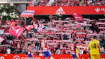 La afición de Los Cármenes, durante el Granada - Lugo.