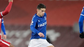 James Rodr&iacute;guez durante un partido con Everton.