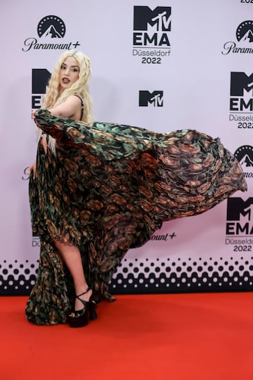 Ava Max.