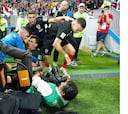 Croacia atropelló y celebró el gol de la victoria con un fotógrafo