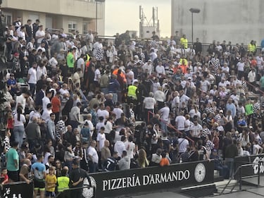 Tragedia en el Alfonso Murube de Ceuta: muere un aficionado y el partido se suspende