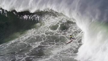 Surfista surfeando una ola gigante durante la anterior edición del Punta Galea Challenge. Imagen usada para el tráiler de la XIV edición.