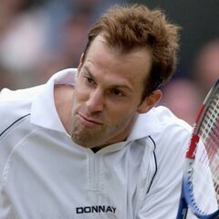 "El tenis es de los deportes con menos transmisión del virus"