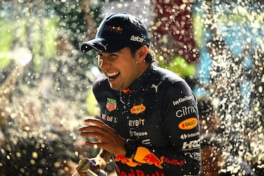 Prensa europea ningunea el triunfo de Checo Pérez en Singapur