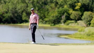 WICHITA, KANSAS - JUNE 16: Patrick Fishburn of the United States watches his chip shot on the fourth hole during the second round of the Blue Cross and Blue Shield of Kansas Wichita Open at Crestview Country Club on June 16, 2023 in Wichita, Kansas. Mike Mulholland/Getty Images/AFP (Photo by Mike Mulholland / GETTY IMAGES NORTH AMERICA / Getty Images via AFP)