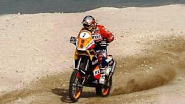 <strong>SEGUNDO.</strong> Coma ya es segundo en el Rally de Abu Dhabi.