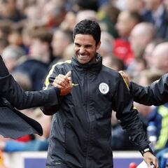 Tres clubes luchan por Arteta; Pep intenta retenerle en el City