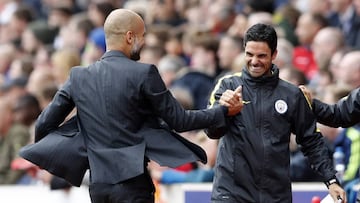 Arteta celebra un gol con Pep