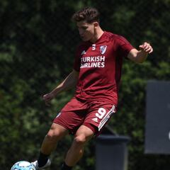 Gallardo volvió a probar al equipo alternativo