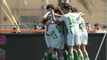 El Betis celebra la remontada contra el Valencia.