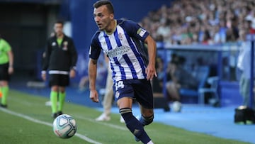 Soccer: Segunda - Liga SmartBank - Ponferradina v Tenerife
 
 Luis Valcarce of Ponferradina in action during Liga SmartBank Spanish championship football match between Ponferradina and Tenerife, September 01th, El Toralin stadium,Ponferrada, Leon, Spain.
