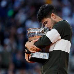 ¿Cuánto dinero se lleva Carlos Alcaraz tras ganar Roland Garros?