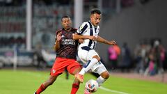 CORDOBA, ARGENTINA - APRIL 20: Matias Godoy of Talleres fights for the ball with Nicolás De La Cruz of River Plate during a match between Talleres and River Plate as part of Copa de la Liga 2022 at Mario Alberto Kempes Stadium on April 20, 2022 in Cordoba, Argentina. (Photo by Hernan Cortez/Getty Images)