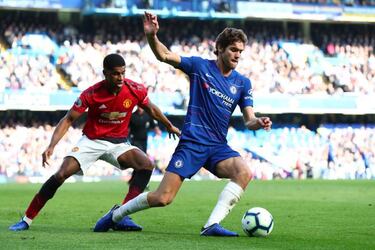Marcos Alonso signs new, long-term deal with Chelsea