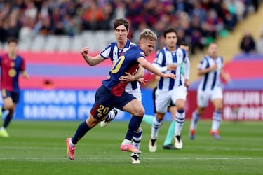 Jugada de la falta de Aritz Gabilondo a Dani Olmo. 