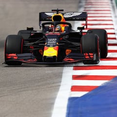 Verstappen y Leclerc dejan desorientado al Mercedes