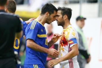 Encontronazo entre Spahic y Cesc Fábregas al final de la primera parte.